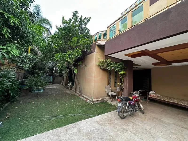 23 Marla Used Modern Bungalow Available For Sale in DHA Lahore