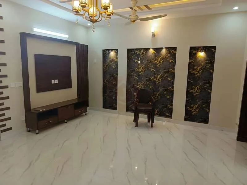 Brand New 10 Marla Sun-Faced Home in Top City 1