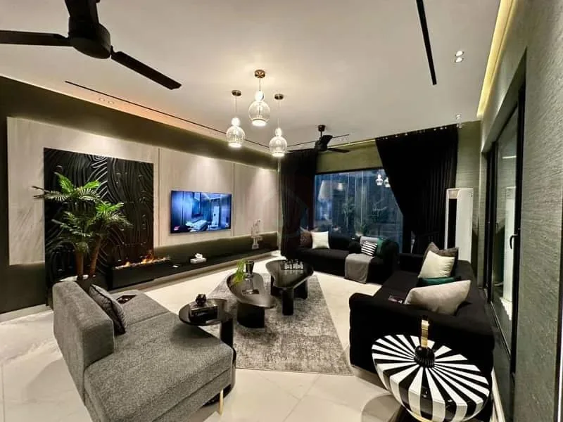 Stunning One Kanal Luxury Bungalow with Full Basement in DHA Lahore