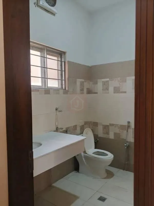 10 Marla House Available for Sale in Top City 1 - Block A