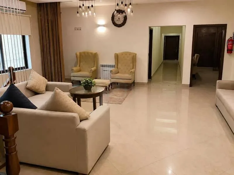Old 2 Kanal House Available for Sale in F-7 Islamabad