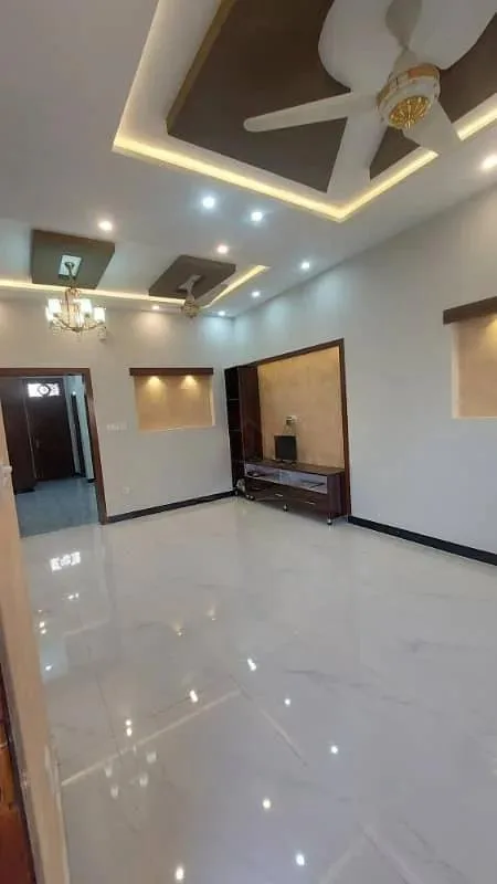 Elegant 5 Marla Home Available in DHA Defence