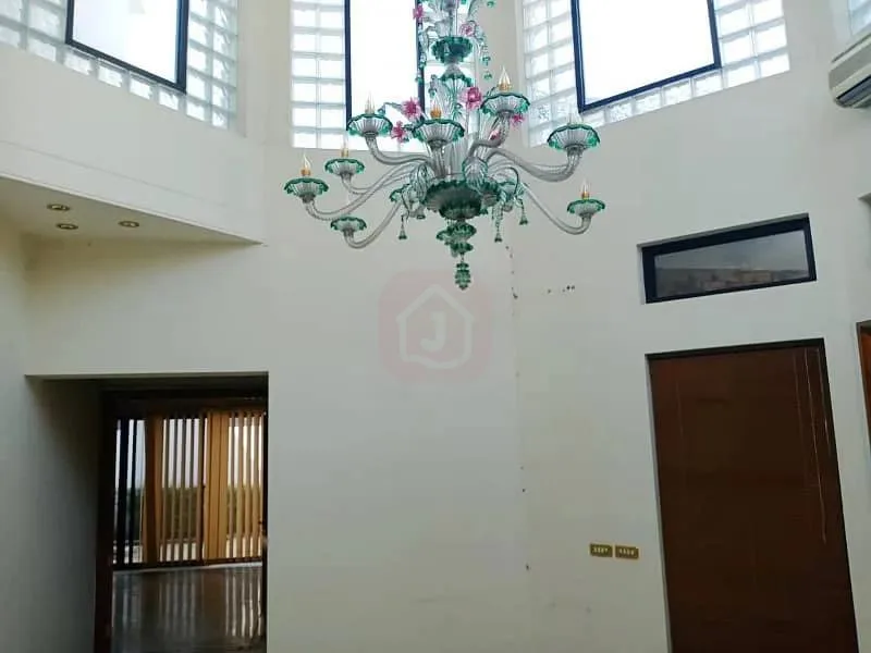 2000 SQYD Old Livable House For Sale in F-6, Islamabad