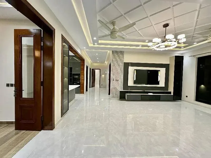 1 Kanal Newly Built Semi-Furnished House Available