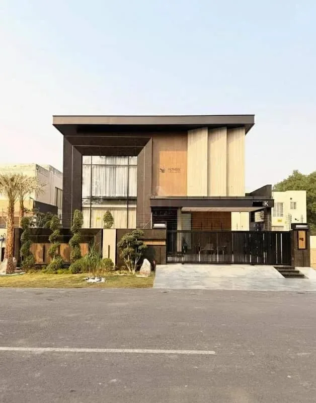 Luxurious One Kanal Bungalow with Basement and Pool in DHA Lahore