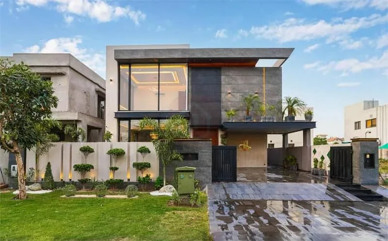 ONE KANAL BRAND NEW DESIGNER BUNGALOW FOR SALE NEAR TO MAIN ROAD