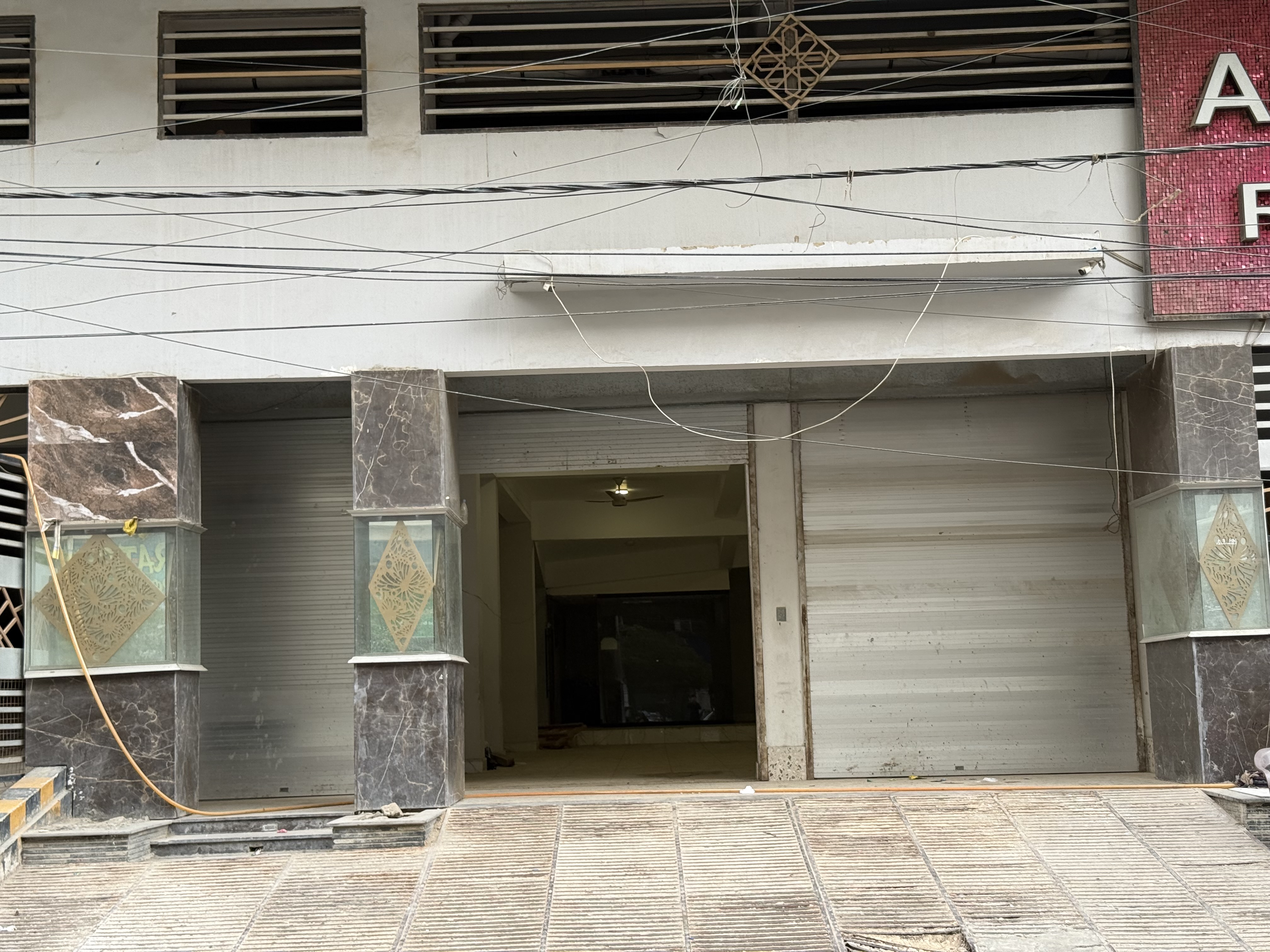 COMMERCIAL OFFICE / SHOP FOR RENT – SHARFABAD / BAHADURABAD , KARACHI