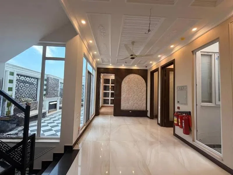 8 Marla Luxurious Royal Classic Villa for Sale in DHA Defence