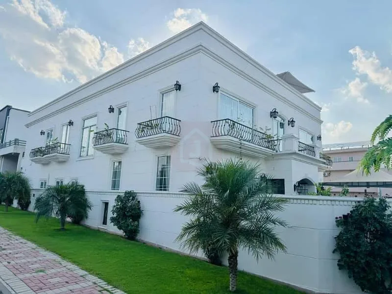 1 Kanal Luxury Villa for Sale in Top City 1 - Act Fast!