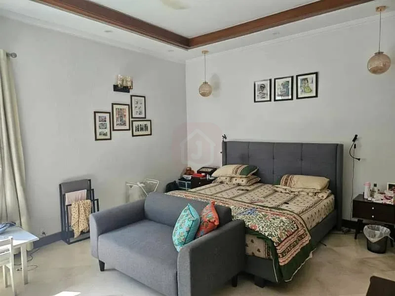 Modern One Kanal Bungalow with 5 Bedrooms and Lift in DHA Lahore