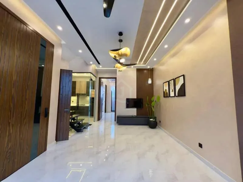 5 Marla Ultra Modern Villa Available for Sale in DHA