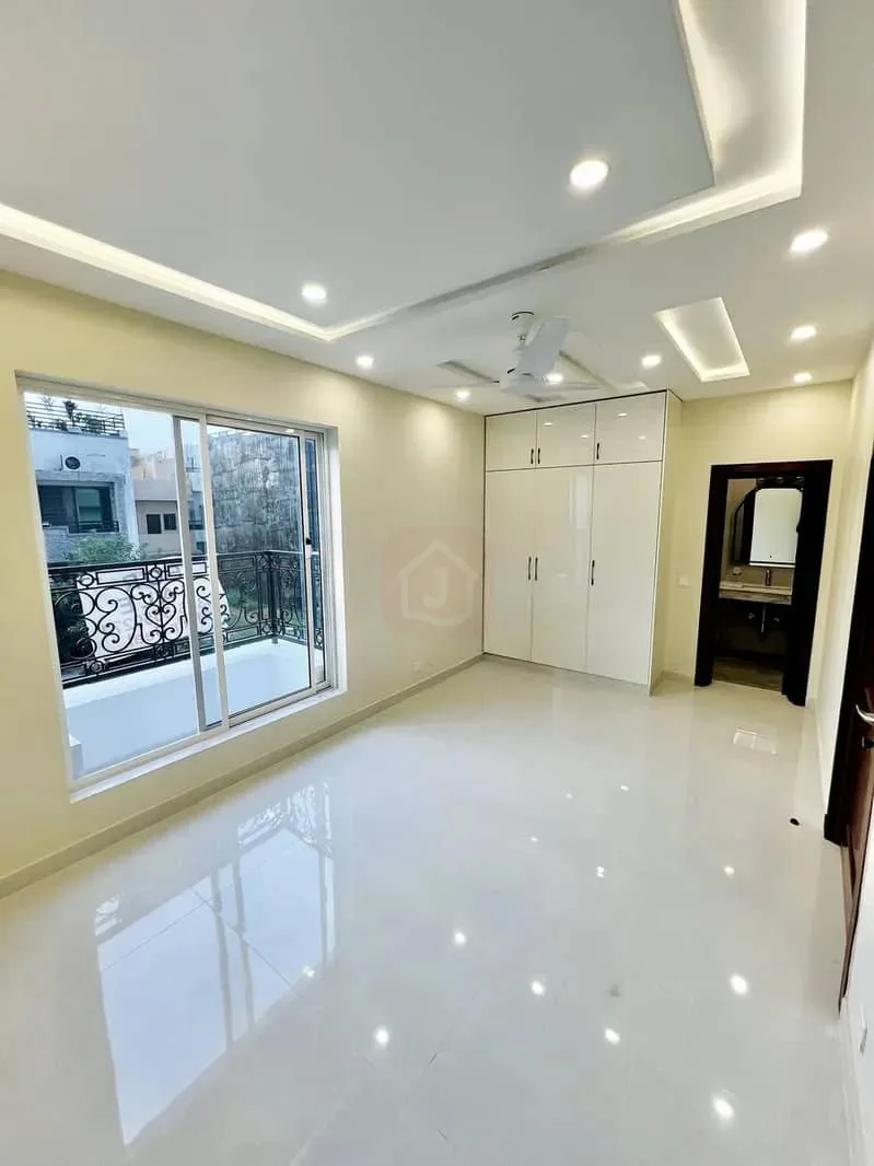 Stunning New Full House Available for Sale