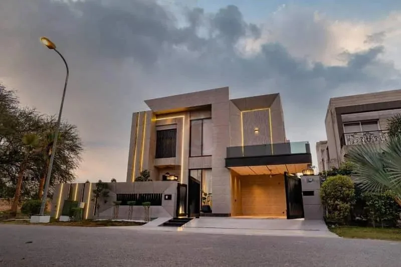 One Kanal Fully Furnished Luxury Bungalow with Servant Quarters in DHA Lahore