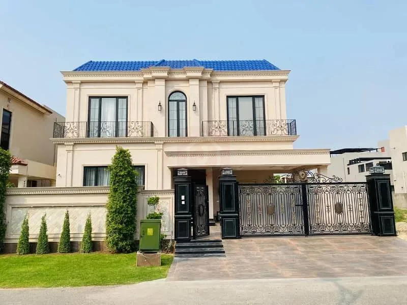 Stunning One Kanal Bungalow for Sale in DHA Lahore with Servant Quarters