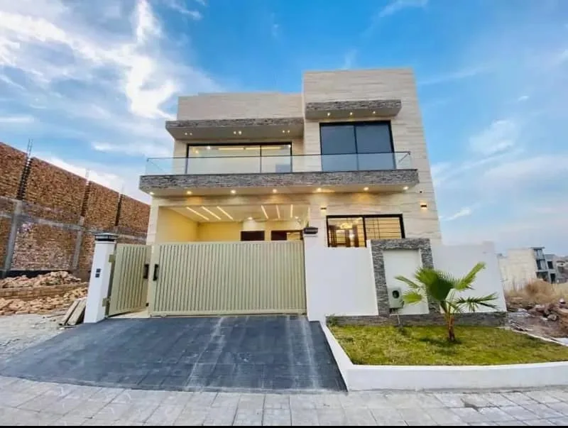 Elegant 5 Marla Home Available in DHA Defence