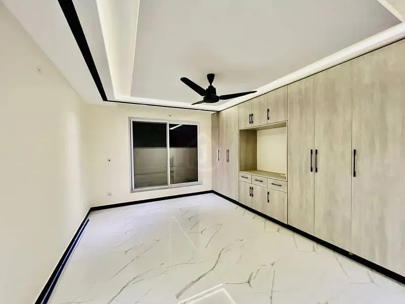 Newly Built 6 Bedroom Kanal Bungalow in DHA Defence