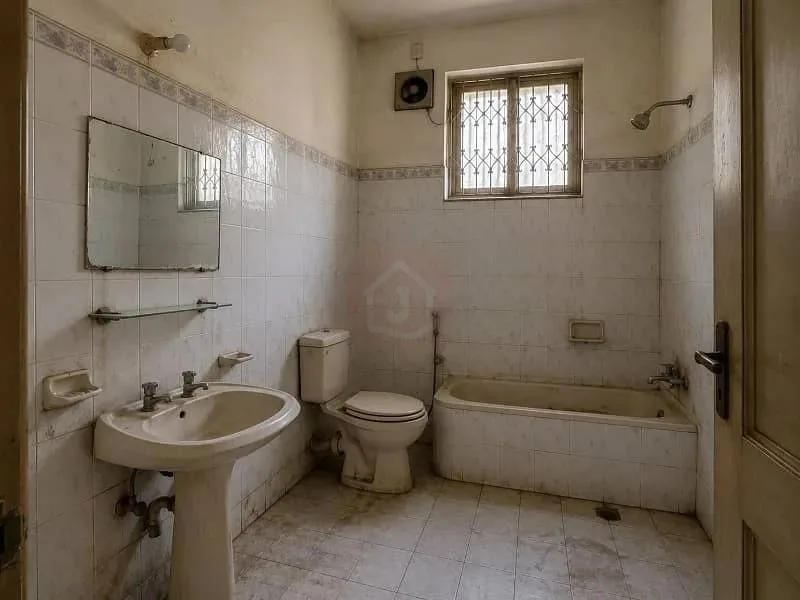 Old Demolishable House for Sale in F-8, Islamabad