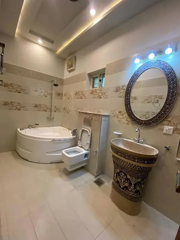 Spacious 4-Bedroom House with Double Kitchen in Bahria Enclave Sector C3