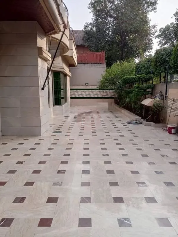 One Kanal Modern Bungalow for Sale in DHA Lahore