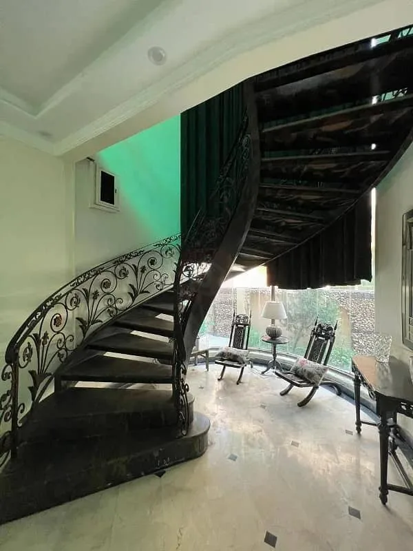 One Kanal Bungalow for Sale in DHA Lahore Near Park & Market