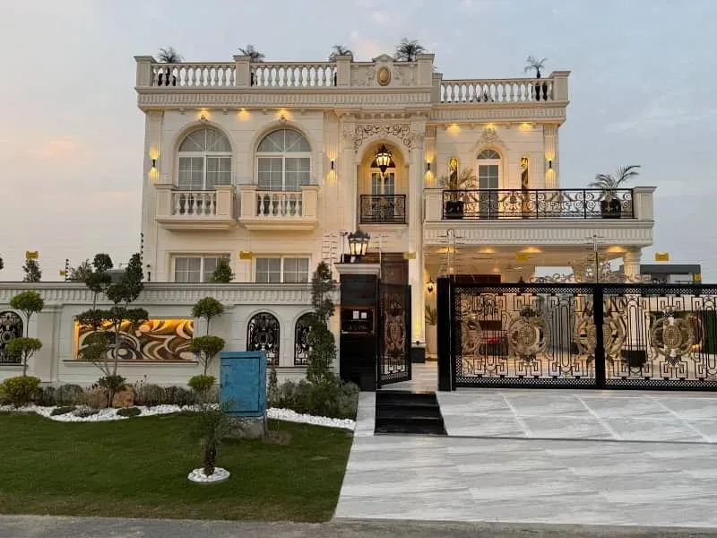 Stunning 1 Kanal Fully Furnished Luxurious Bungalow in DHA Phase 6