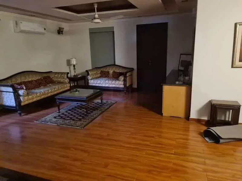 One Kanal Modern Bungalow with 6 Bedrooms for Sale in DHA Lahore