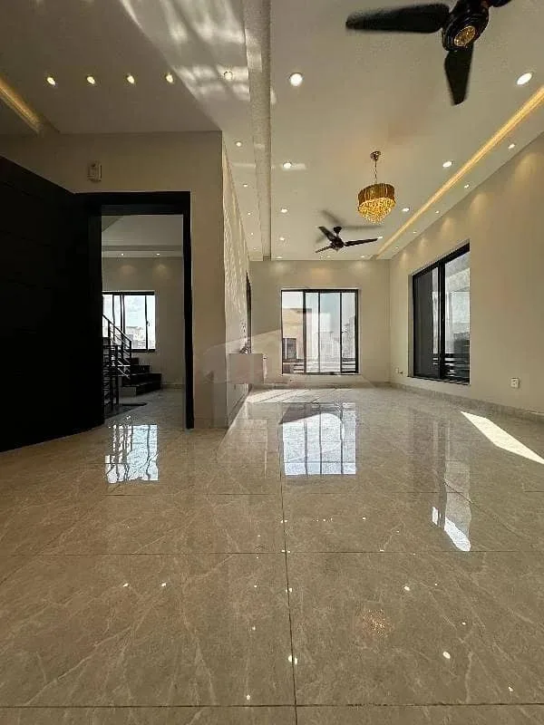 Stunning Corner 5 Marla Home Available for Purchase