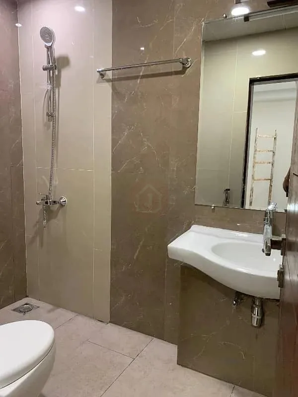 4-Bedroom Apartment on 1st Floor in Askari Heights 5 for Sale