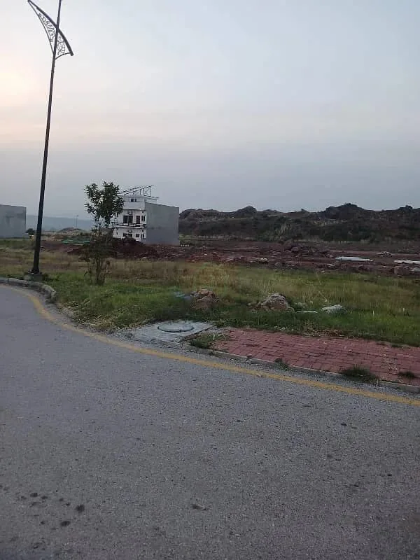 5 Marla Residential Plot Available in Sector N, Bahria Enclave
