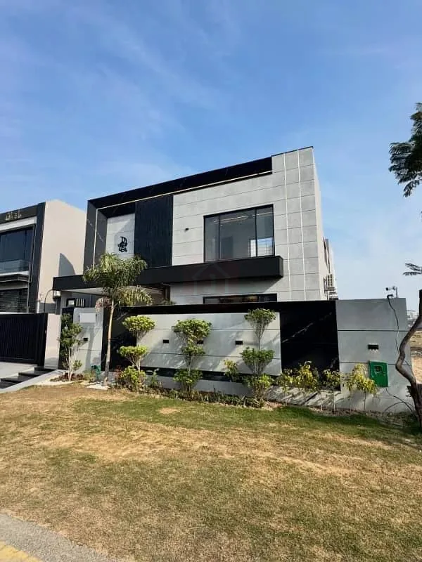 Luxury 1 Kanal Bungalow for Sale in DHA Lahore