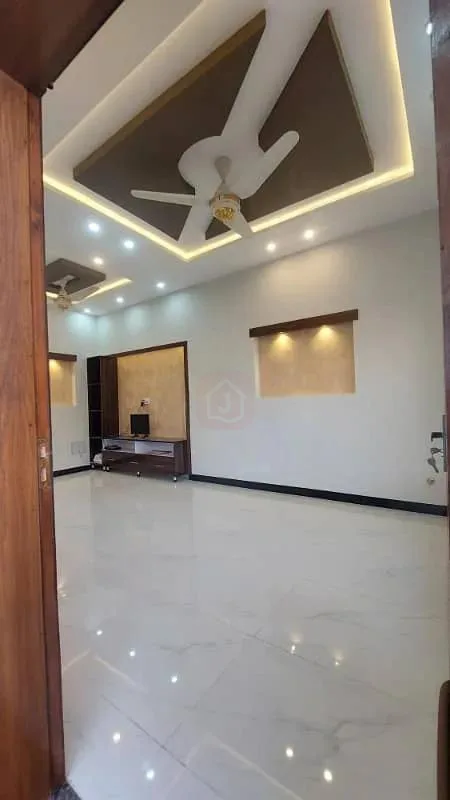 Elegant 5 Marla Home Available in DHA Defence