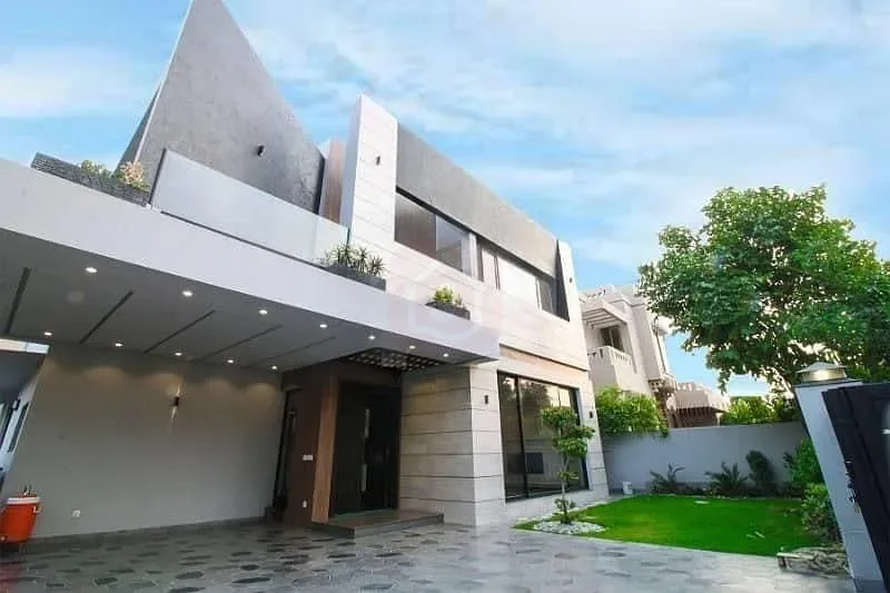 Luxury One Kanal Bungalow in DHA Lahore for Sale