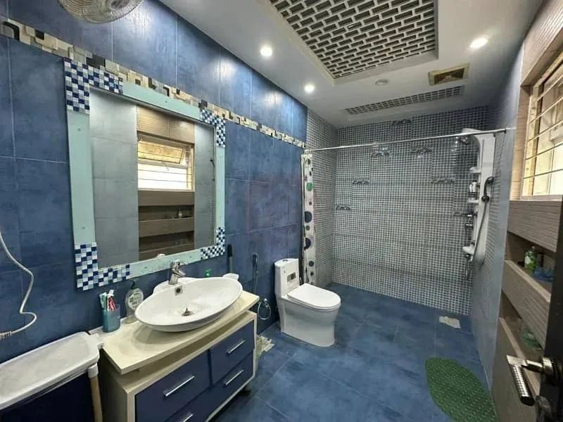 Stunning 22 Marla Corner 7-Bed Basement Bungalow in DHA Lahore