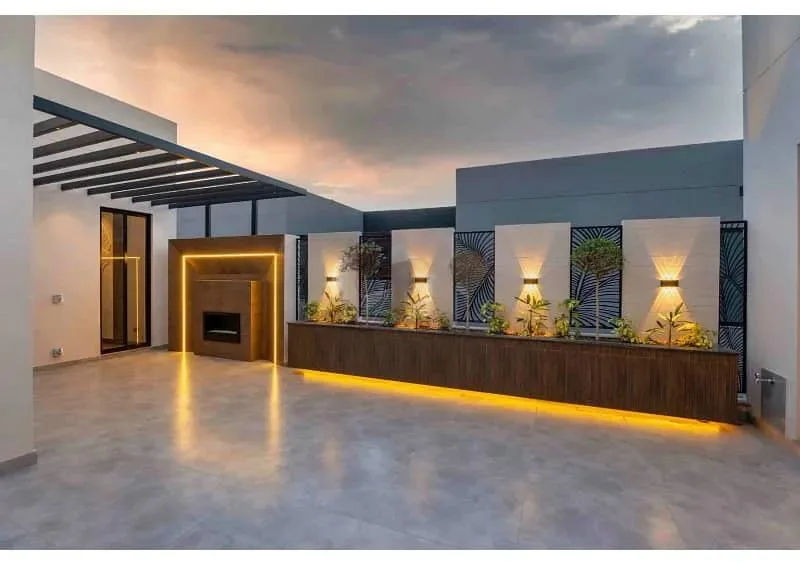 Stunning One Kanal Ultra-Modern Bungalow with Servant Quarters for Sale in DHA Lahore