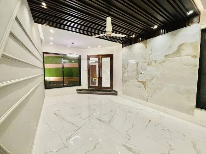One Kanal Luxurious Designer House in DHA Phase 2