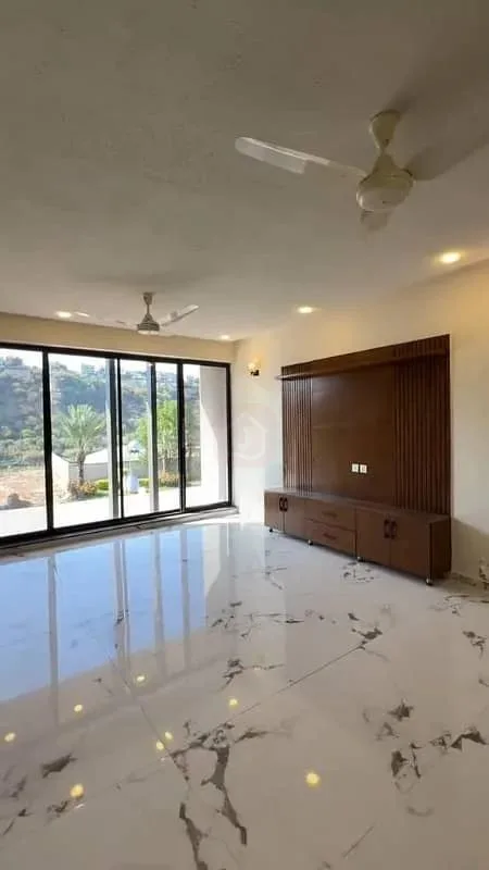 10 Marla House Available in Top City 1 - Block A at Competitive Price