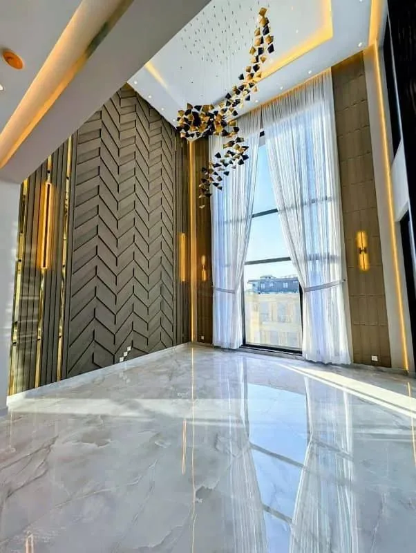 Stunning One Kanal Luxury Bungalow with 2 Servant Quarters in DHA Lahore