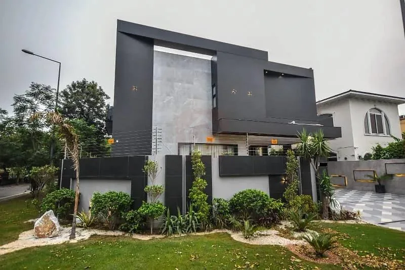 Corner 1 Kanal Luxury Bungalow with Basement in DHA Phase 5, Lahore