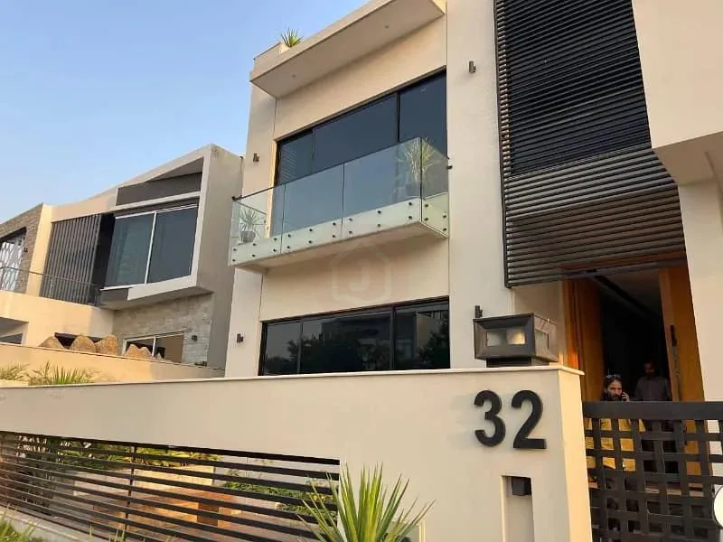Stunning 1 Kanal House with 5 Bedrooms in Bahria Enclave, Sector C, Islamabad