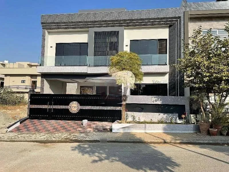 Stunning Mansion for Sale in A Block, Top City 1