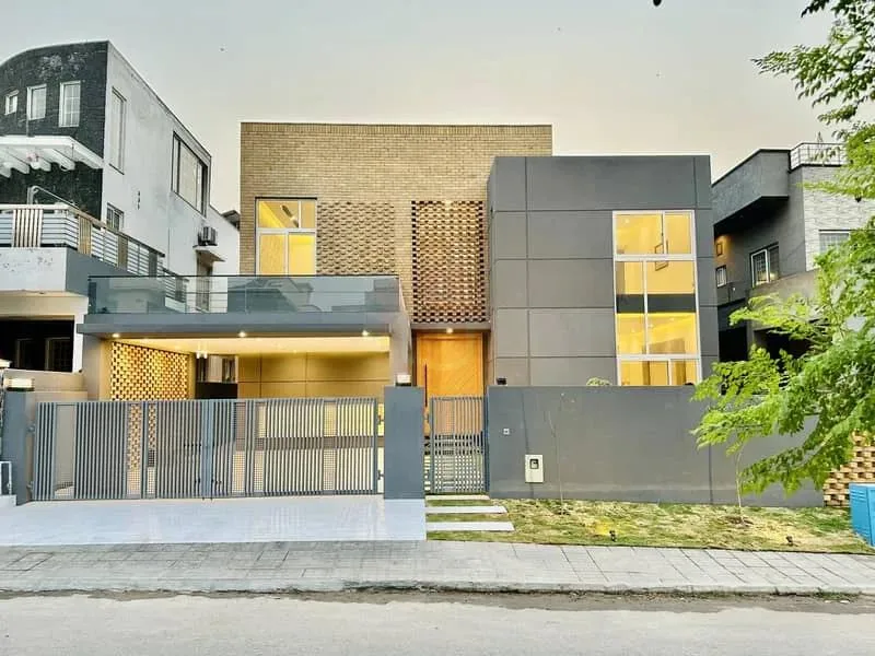One Kanal Luxurious Designer House in DHA Phase 2