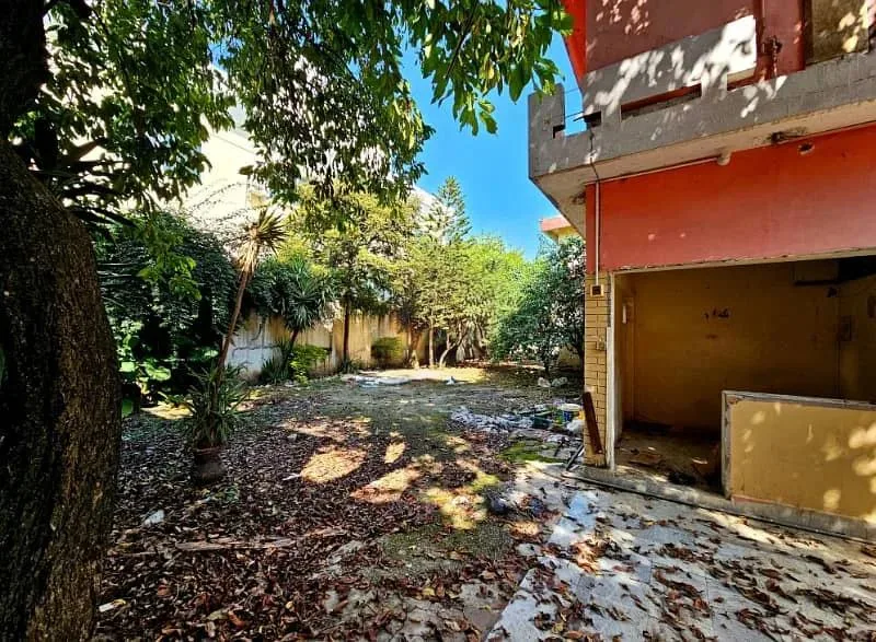 Main Margalla Road House for Sale - 5 + 5 Kanal with Extra Land
