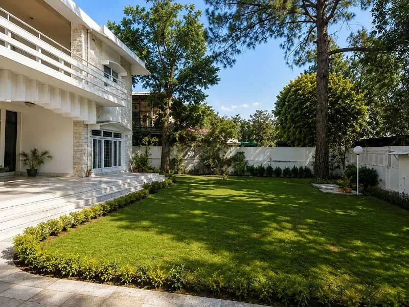 Unique Investment Chance | 2 Kanal Old House in E-7