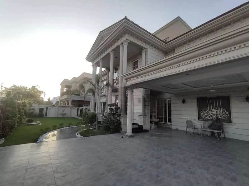 Elegant 2 Kanal Spanish-Style Bungalow with Basement and Pool in DHA Lahore