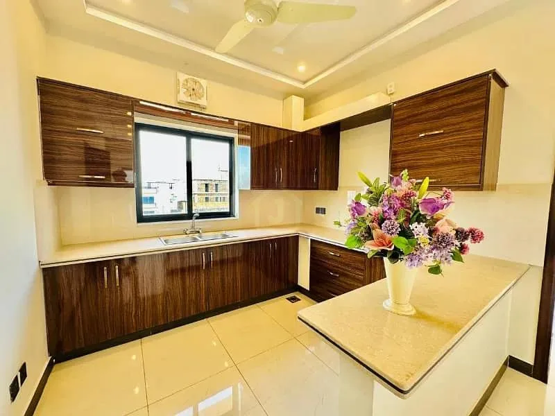 10 Marla New House Available in Emaar Canyon Views