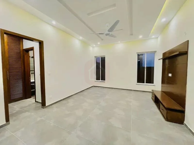 One Kanal Luxurious Designer House in DHA Phase 2