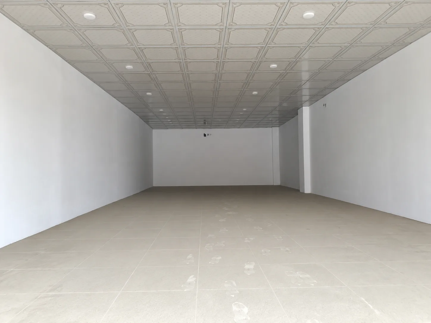 brand new newly constructed shop in new plaza at band road lahore