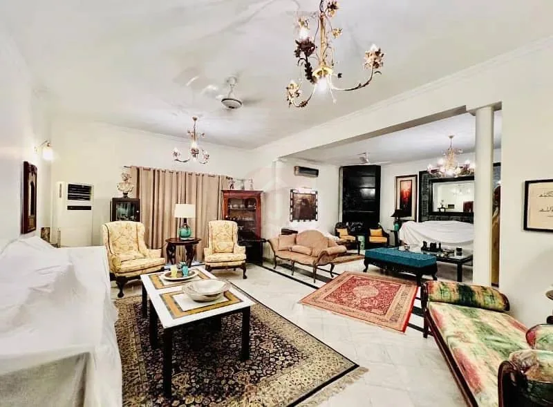 2 Kanal Modern Bungalow for Sale in DHA Lahore Near Park and Market
