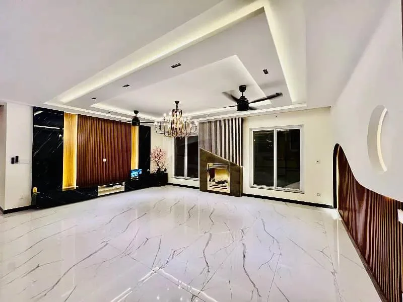 Elegant Basement Residence Close to Central Park