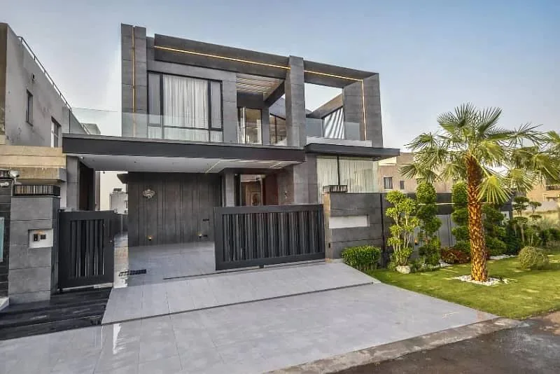 Luxury One Kanal House Available Near Defence Raya